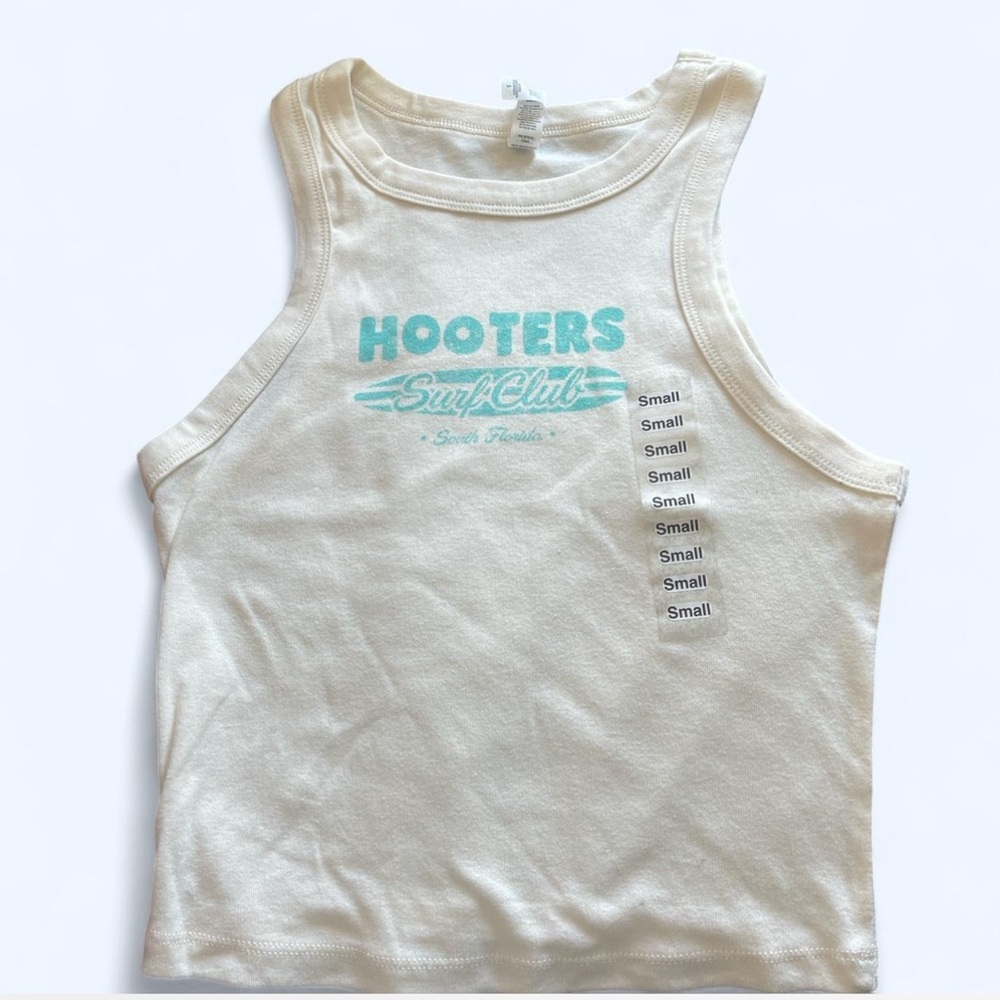 Hooters Baby tee Cream color 🏷️ BNWT 🦉